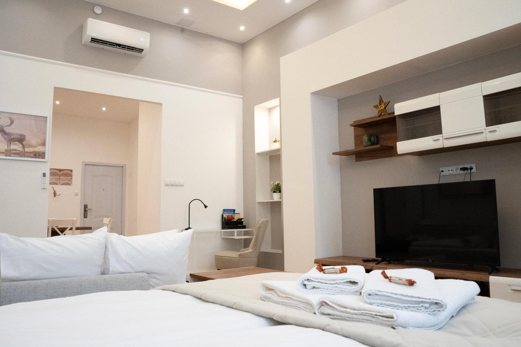 Joy Apartments On Kiraly Street Budapest Luaran gambar